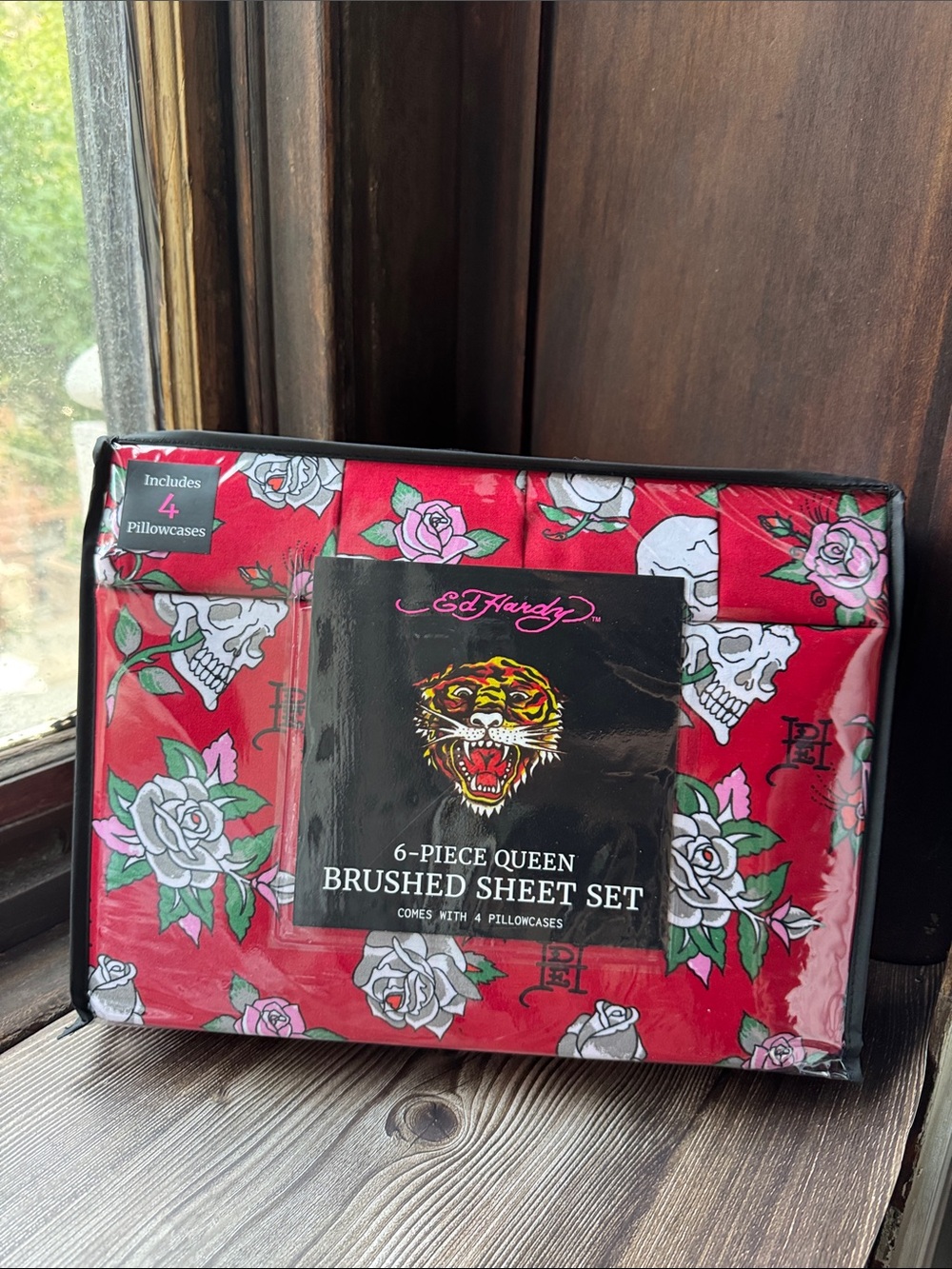 Ed Hardy Red Floral & Skull Queen Sheet Set